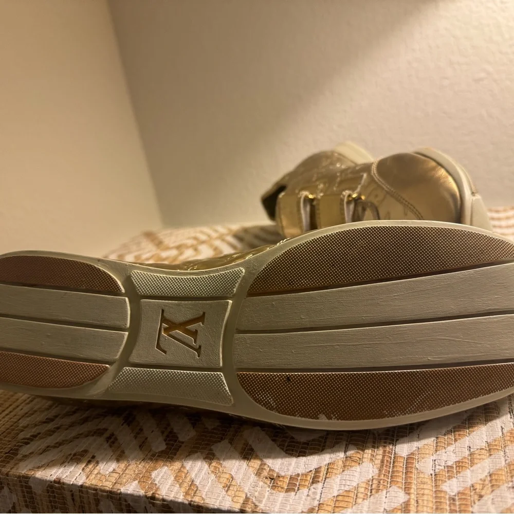 Rare Gold Pillow Louis Vuitton Gold Sneakers🥳🥳❌❌ - Picture 8 of 11